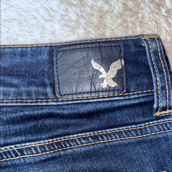 🩳 American Eagle Women’s Super Stretch Distressed Denim Cutoff Shorts – Size 4 - Picture 5 of 7